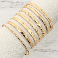 Bracelet dore a motifs 02