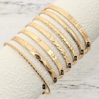 Bracelet dore a motifs 03
