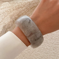 Bracelet large en re sine gris 02