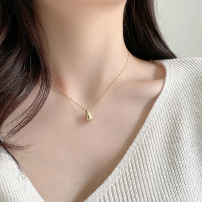 Collier dore acier inoxydable goutte 01