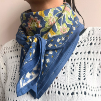 Foulard imprime fleurs indiennes bohemian blue green coton 02