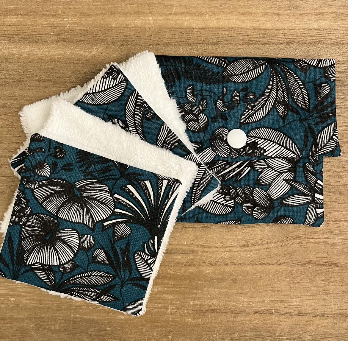 Pochette et ses 4 lingettes - Tissu Bleu canard - Cousu Main