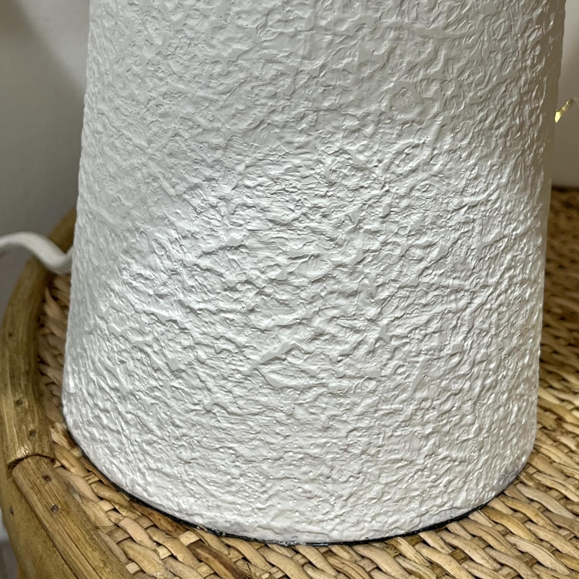 Lampe pied texture blanc abat jour lin noir 03