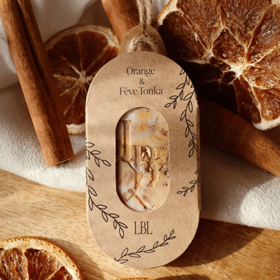 Suspension parfume e en cire ve ge tale orange fe ve tonka